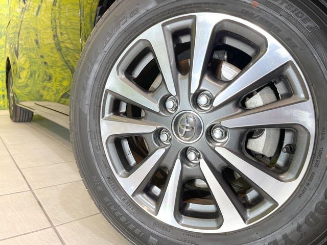 TOYOTA ESQUIRE HYBRID 2017