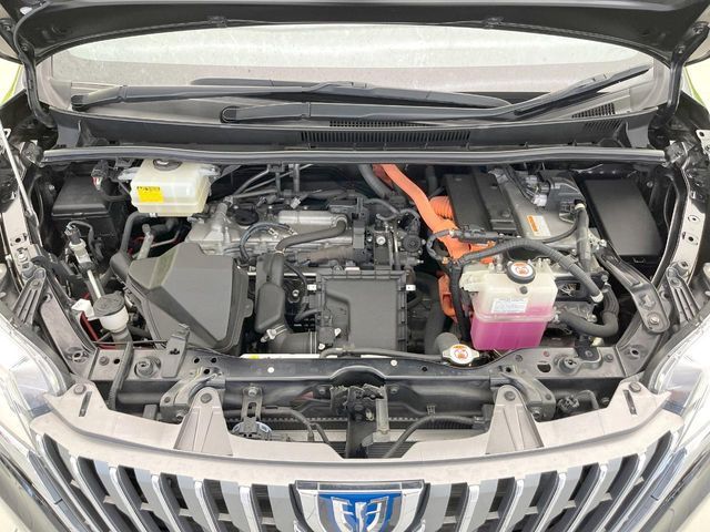 TOYOTA ESQUIRE HYBRID 2017