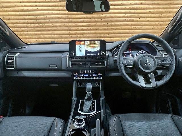 MITSUBISHI TRITON 2025