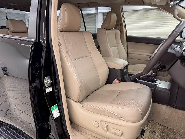 TOYOTA LANDCRUISER PRADO 2023