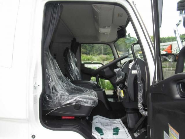 MITSUBISHI FUSOU FIGHTER 2025