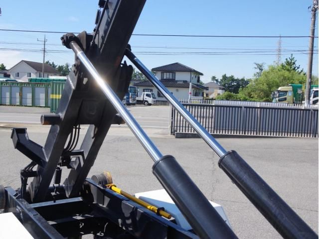 MITSUBISHI CANTER 2019