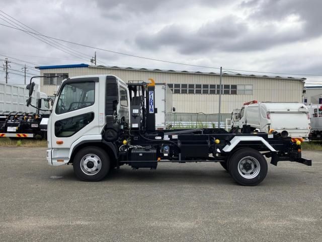 MITSUBISHI FUSOU FIGHTER 2024