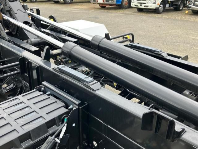 MITSUBISHI FUSOU FIGHTER 2024