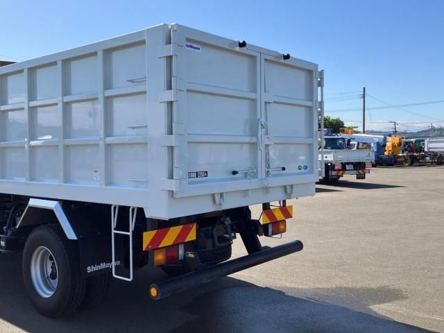 MITSUBISHI FUSOU FIGHTER 2023