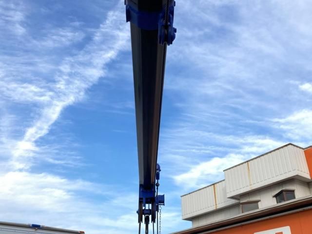 MITSUBISHI CANTER 2023