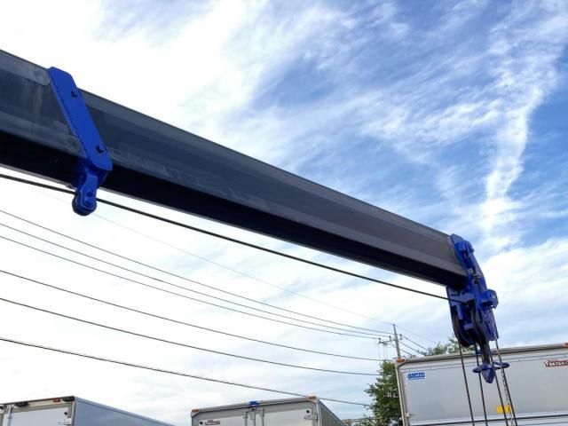 MITSUBISHI CANTER 2023