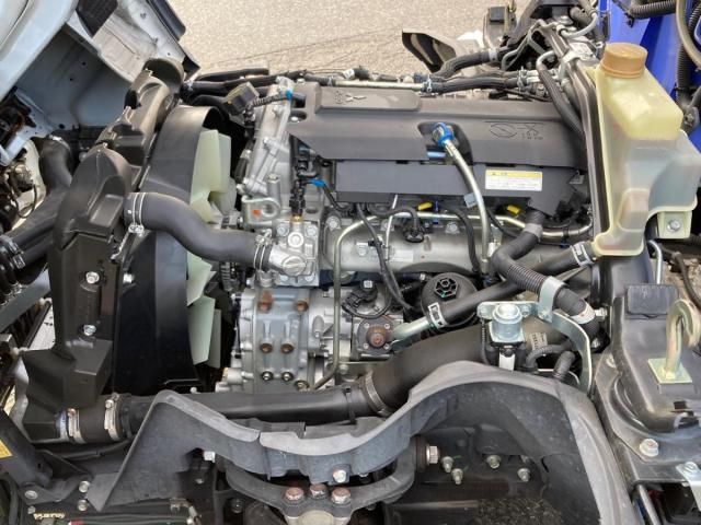 MITSUBISHI CANTER 2023