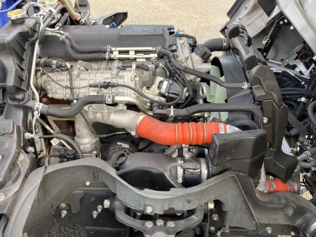 MITSUBISHI CANTER 2023