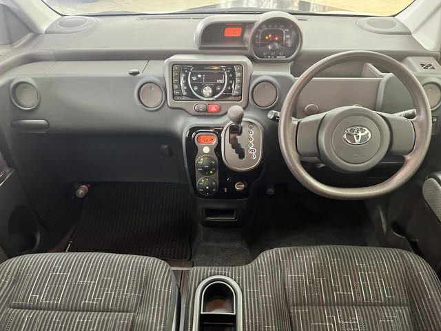 TOYOTA SPADE 2012