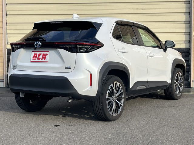 TOYOTA YARIS CROSS HYBRID 2023