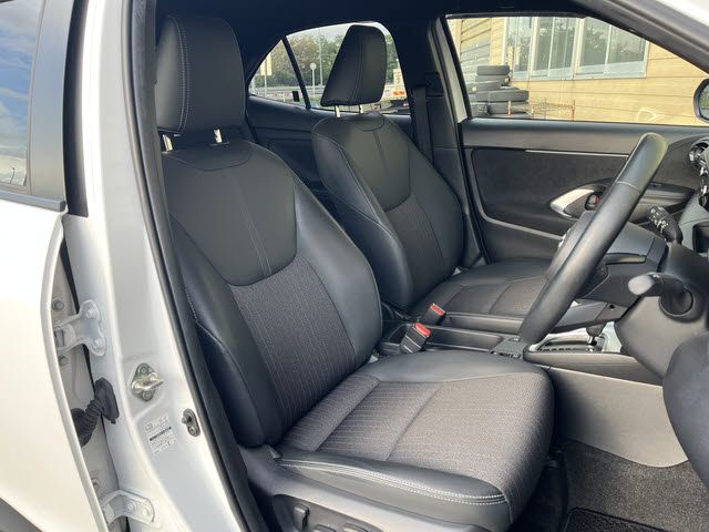 TOYOTA YARIS CROSS HYBRID 2023