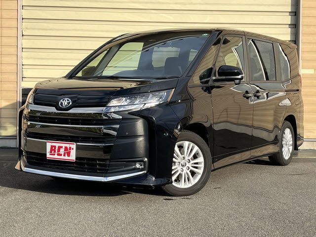 TOYOTA NOAH 2023