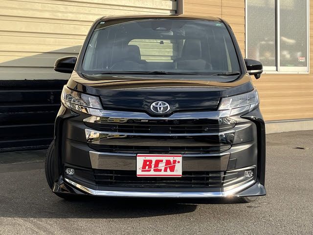TOYOTA NOAH 2023