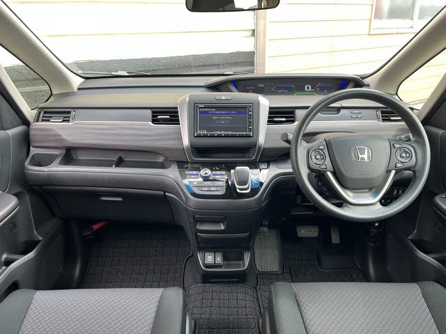 HONDA FREED HYBRID 2023