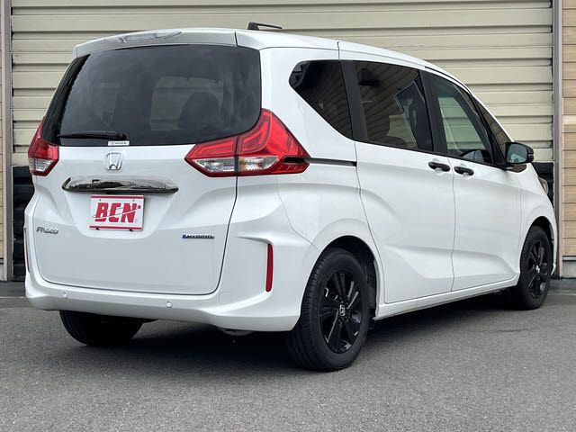 HONDA FREED HYBRID 2023