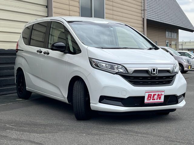 HONDA FREED HYBRID 2023