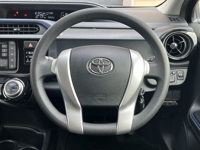 TOYOTA AQUA 2017