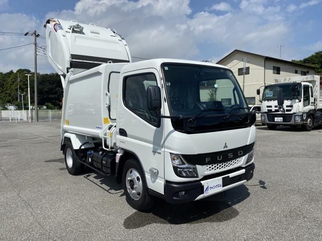 MITSUBISHI CANTER 2025