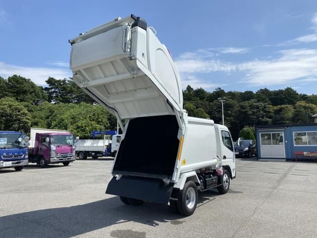 MITSUBISHI CANTER 2025