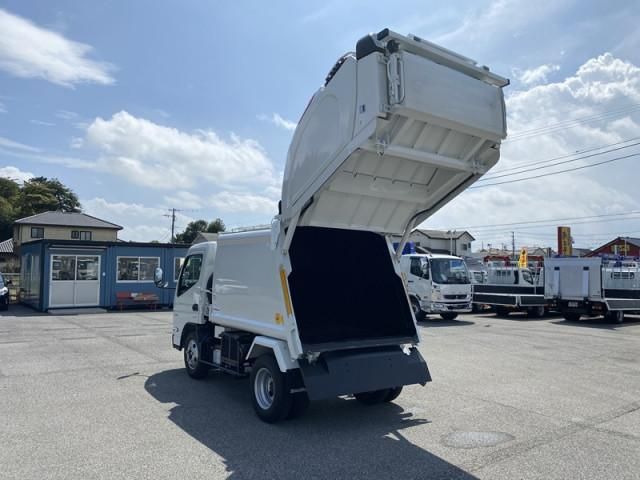 MITSUBISHI CANTER 2025