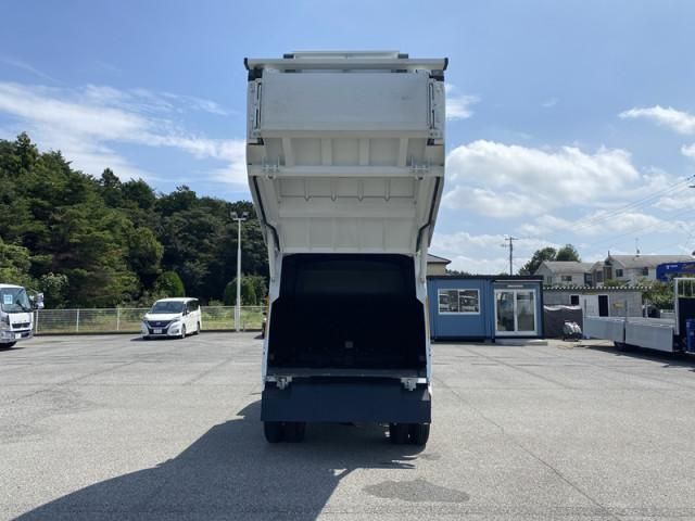 MITSUBISHI CANTER 2025