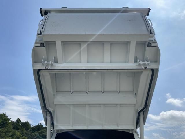 MITSUBISHI CANTER 2025