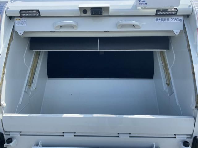 MITSUBISHI CANTER 2025