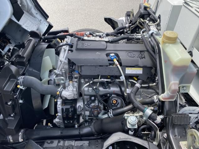 MITSUBISHI CANTER 2025