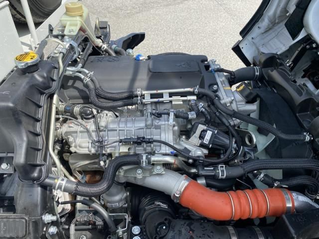 MITSUBISHI CANTER 2025