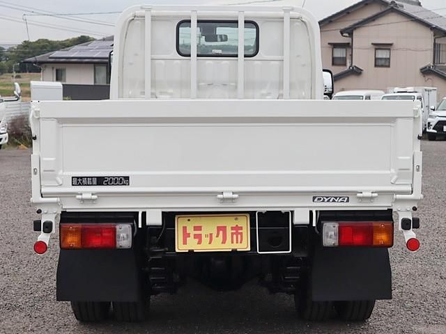 TOYOTA DYNA 2018