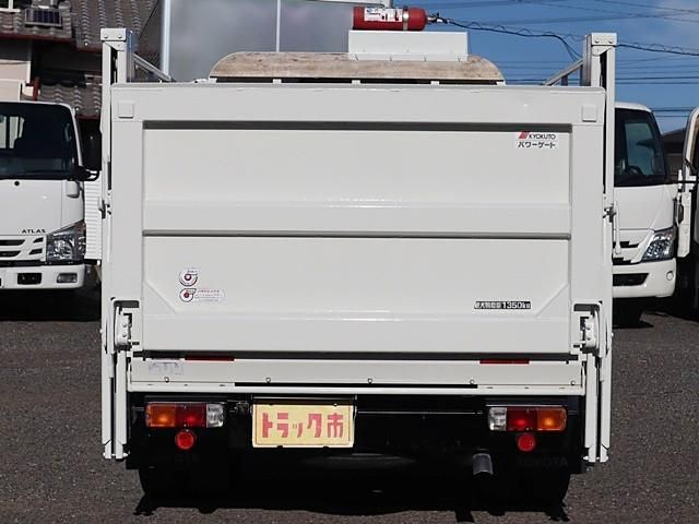 TOYOTA DYNA 2020