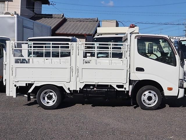 TOYOTA DYNA 2020