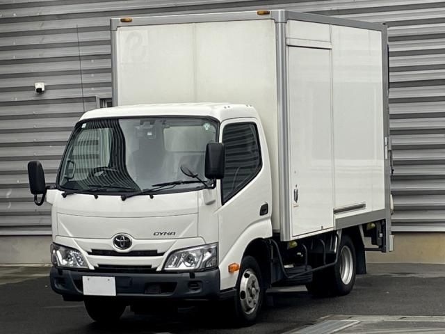 TOYOTA DYNA 2020