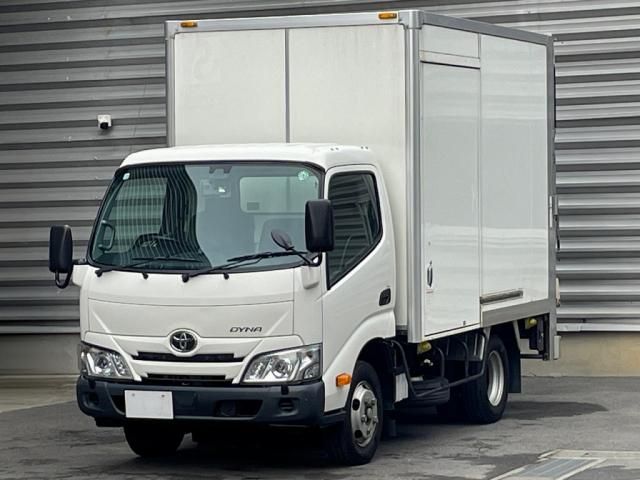 TOYOTA DYNA 2020