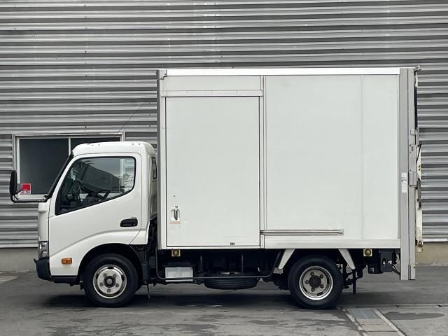 TOYOTA DYNA 2020
