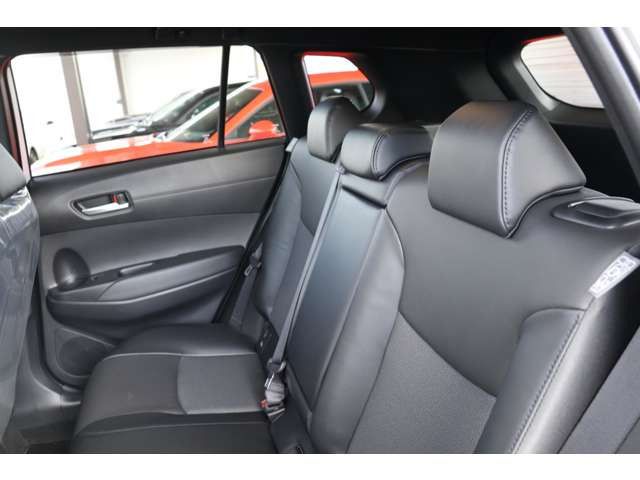 TOYOTA COROLLA CROSS HYBRID 2025