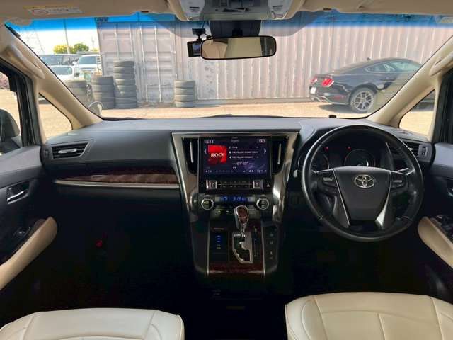 TOYOTA ALPHARD 2019