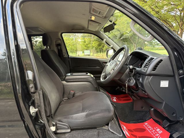 TOYOTA HIACE van 4WD 2015