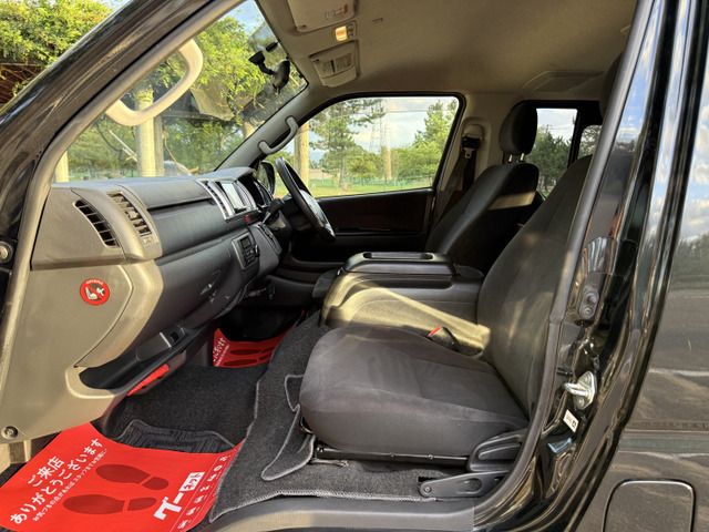 TOYOTA HIACE van 4WD 2015