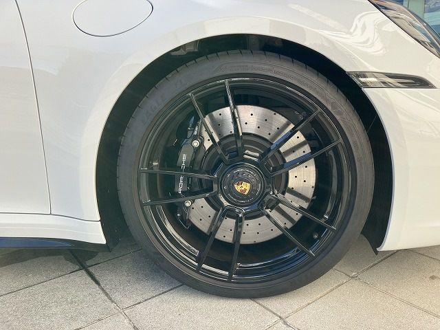 PORSCHE PORSCHE 911 2024