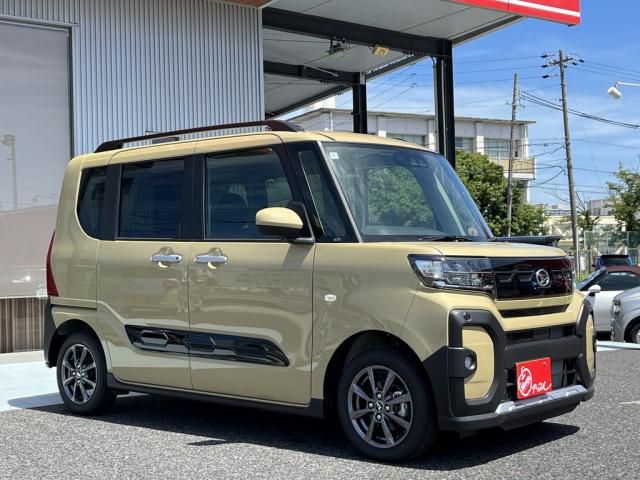 DAIHATSU TANTO FAN CROSS 2024