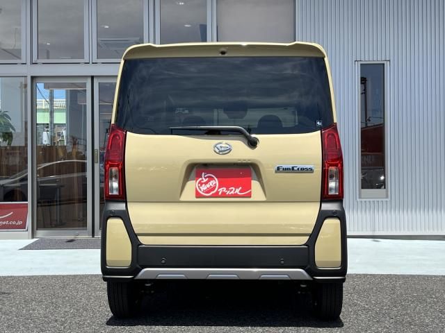 DAIHATSU TANTO FAN CROSS 2024