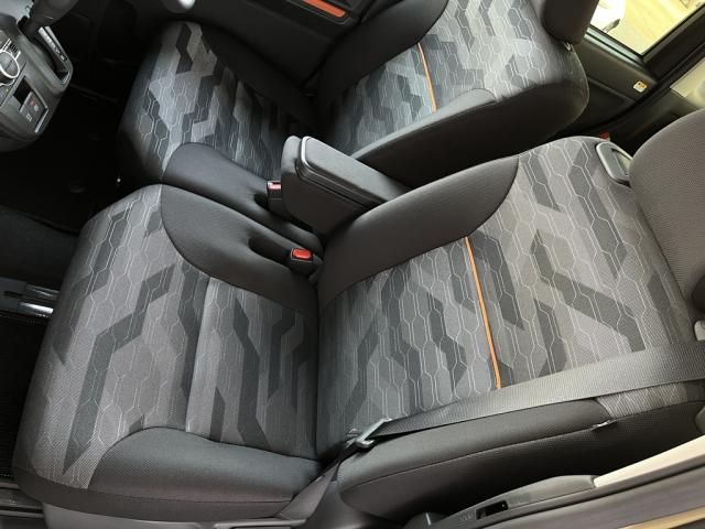 DAIHATSU TANTO FAN CROSS 2024