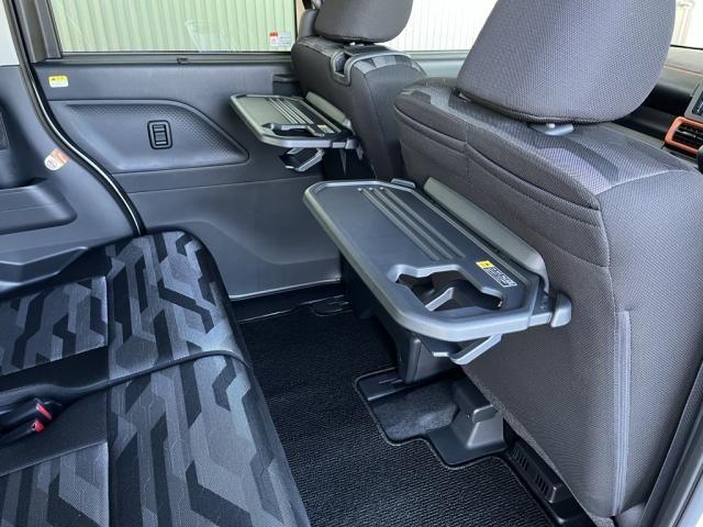 DAIHATSU TANTO FAN CROSS 2024