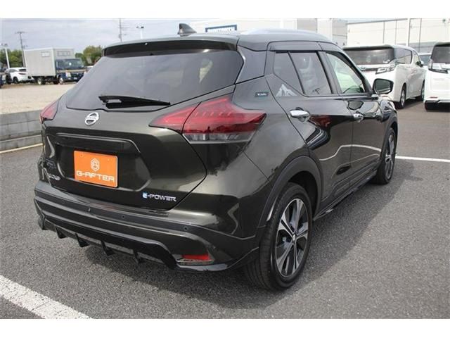 NISSAN KICKS 2021