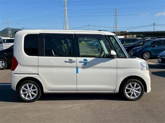 DAIHATSU TANTO 2018