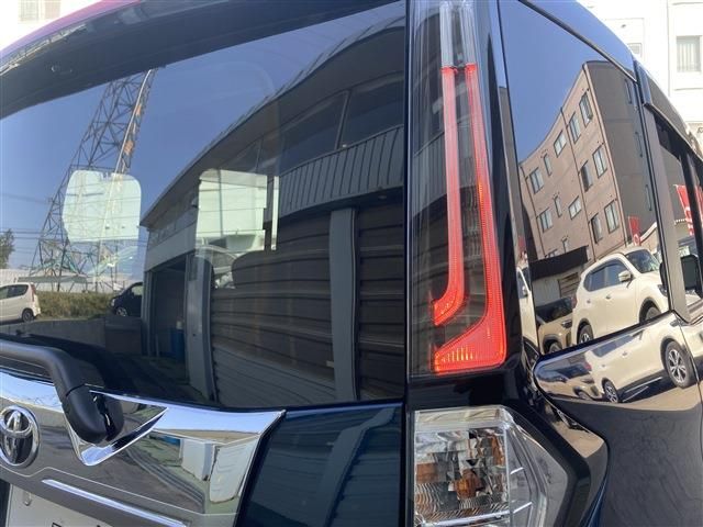 TOYOTA ROOMY 4WD 2023