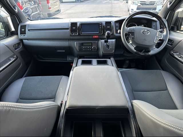 TOYOTA HIACE van 2WD 2024