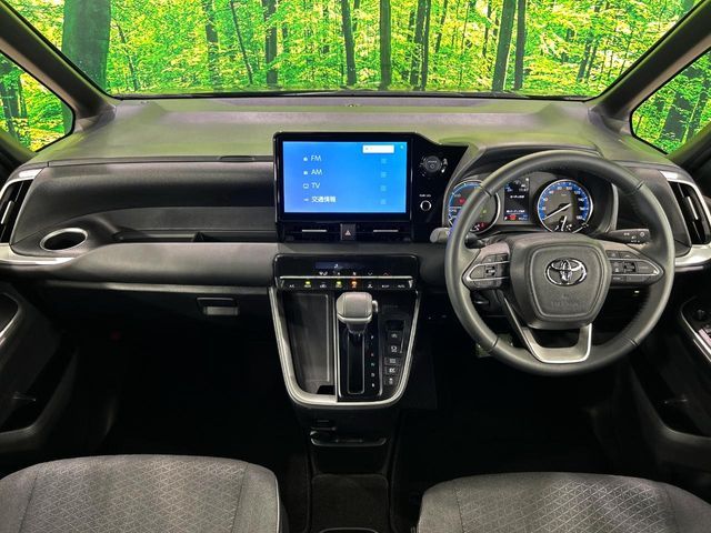 TOYOTA VOXY HYBRID 2025